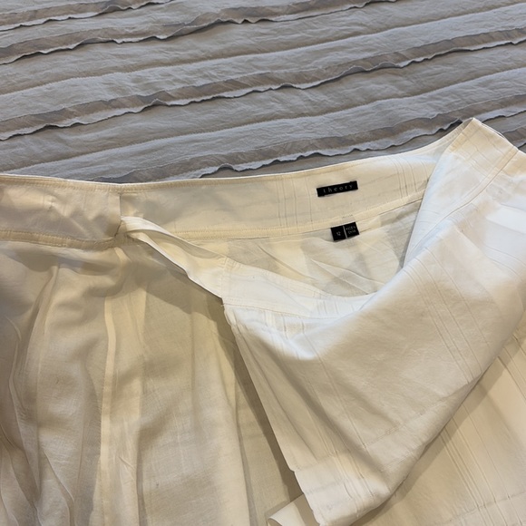 Theory, size 12, white, pleated, wraparound skirt - Picture 9 of 12